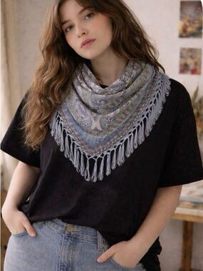 NWT!Avenue Black Tee with Blue & White Paisley Attached Scarf Size 30/32 or 4X